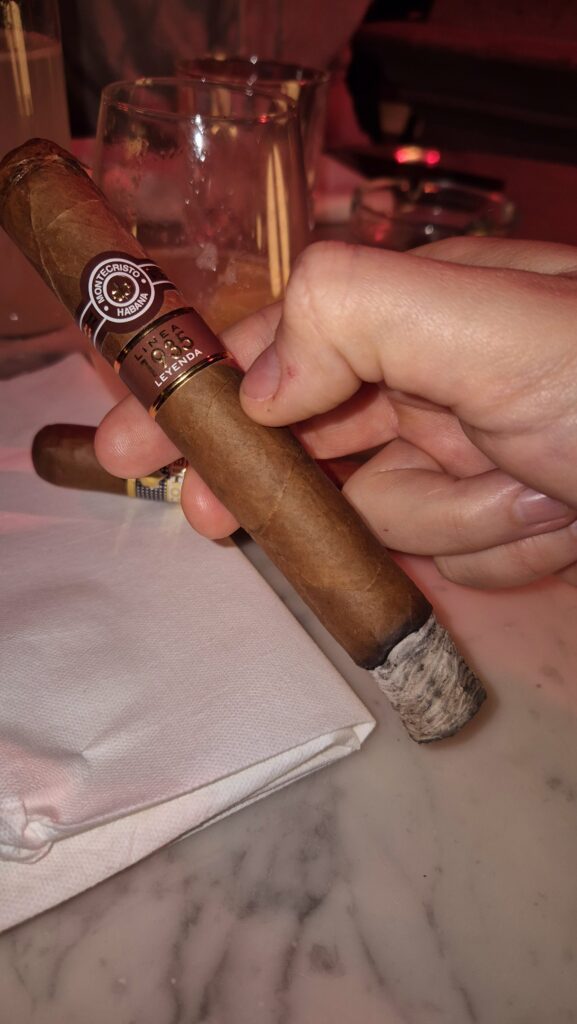 montecristo leyenda cuban cigar
